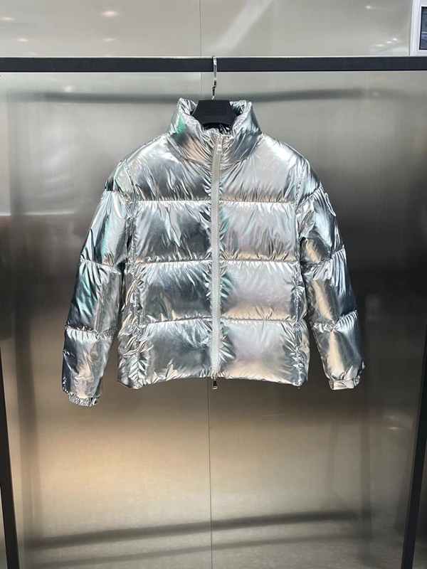 ハイクオリティダウンジャケット正面デザイン